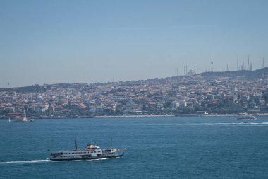 Istanbul, Türkiye. Istanbul Sahili boyunca gemi