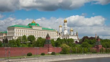 Kremlin, Moskova, Rusya. Moskova Nehri üzerindeki bir köprüden Kremlin 'in en iyi manzarası..