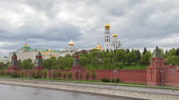 Moskova Kremlin Nehir Bulutlu Gökyüzü Insansız Rusya Zaman Aşımı — Stok video