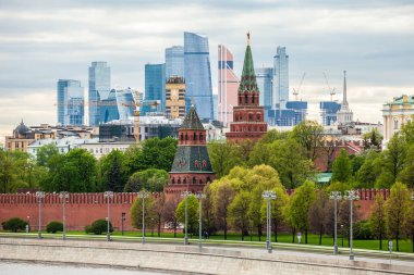 Moskova Kremlin ve gökdelenler