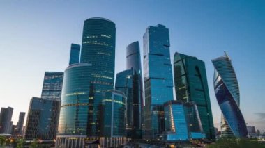 Modern gökdelenler şehir kulesi Günbegün zaman aşımı