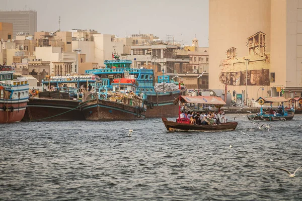 Dubai Creek Channel Abra Boat Uae Historic Dubai United Arab — Stock Photo, Image