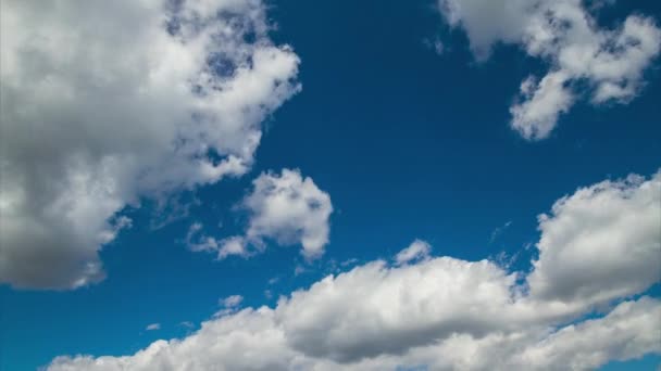 Blauwe Lucht Witte Wolken Achtergrond Beweging Tijd Verval — Stockvideo