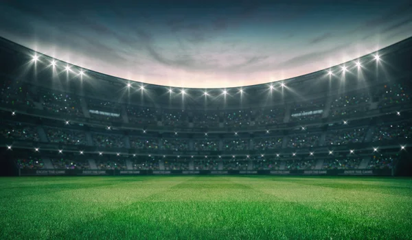 Campo de grama verde vazio e estádio exterior iluminado com ventiladores, vista frontal do campo — Fotografia de Stock