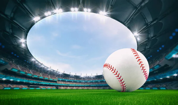 Nádherný Venkovní Stadion Baseballovým Míčem Zeleném Trávníku Hřiště Diváky Tribunách — Stock fotografie