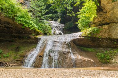 Güzel manzara Falls ahşap
