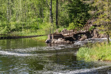 Tahmajoki nehir Ladoga Gölü Göl Ruokoyarvi akar. Nehir birçok rapids ve nehir tarifsiz güzellik vermek küçük şelaleler vardır. Karelya. Rusya.
