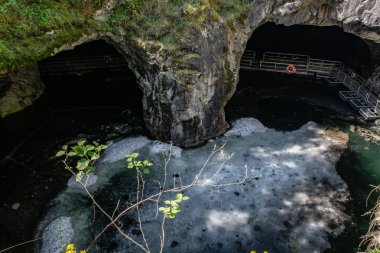 Ruskeala dağın Park - araştırma bir asırlık öyküsü. Vahşi doğal mermer tarifsiz güzellik. Karelya. Rusya.