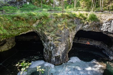 Ruskeala dağın Park - araştırma bir asırlık öyküsü. Vahşi doğal mermer tarifsiz güzellik. Karelya. Rusya.