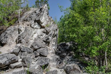 Ruskeala dağın Park - araştırma bir asırlık öyküsü. Vahşi doğal mermer tarifsiz güzellik. Karelya. Rusya.