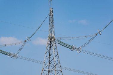 Fotoğraf göstermek ayrıntıları, öğeleri, parçaları, yüksek gerilim iletim hattı modülleri 750.000 volt voltaj