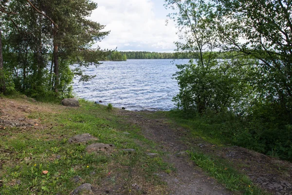 Beauty Lake Blue Sky Reflected Water Wind Rotates Small Ripple — Stock Photo, Image