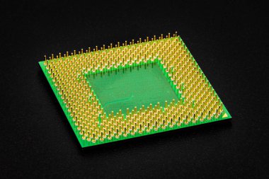 Bir kişisel bilgisayar için işlemci anakart üzerinde aygıtlara bağlanmak için birçok pimleri vardır. Altın kaplama kişiler