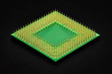 Bir kişisel bilgisayar için işlemci anakart üzerinde aygıtlara bağlanmak için birçok pimleri vardır. Altın kaplama kişiler