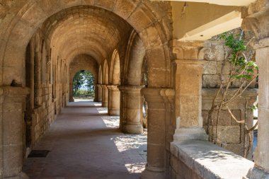 Filerimos tepesindeki antik tapınak kalıntıları