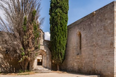 Filerimos tepesindeki antik tapınak kalıntıları