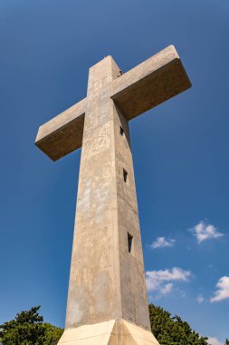 Filerimos Tepesi'nde Dev Haç