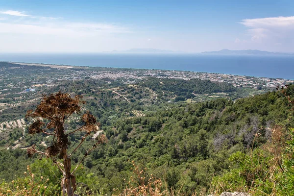 Vistas de la isla de Rodas desde la altura de la colina Filerimos — Foto de Stock
