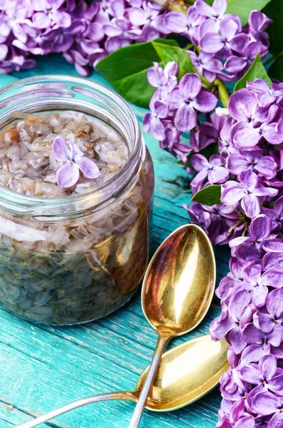 Engarrafamento Cura Das Flores Lilacs Healing Primavera Syrup Herbalism — Fotografia de Stock