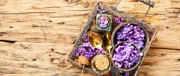 Flasche Essentieller Extraktion Mit Lilac Healing Herbs Alternative Medicine Pflanzliche — Stockfoto