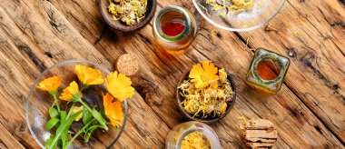 Calendula çiçek ve bitki tentür şifa. Şifalı bitkiler. Bitkisel ilaç