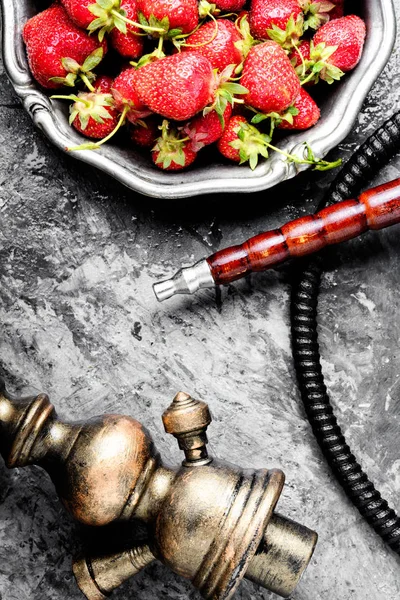 Orientalisk Vattenpipa Med Doften Jordgubb För Relax Strawberry Shisha — Stockfoto