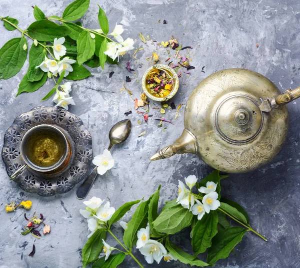 Set Oriental Con Flores Jazmín Verde — Foto de Stock