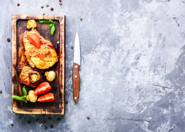 Grilled Meat Steak Tomato Herbs Spices Cutting Board — Stock Photo, Image