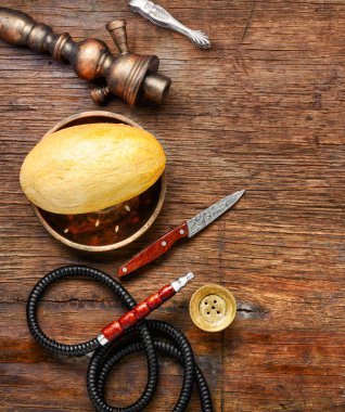 Relax için aroma kavun ile oryantal nargile. Kavun shisha