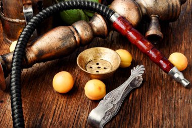 Nargile sigara aroma kayısı ile için. Kayısı shisha