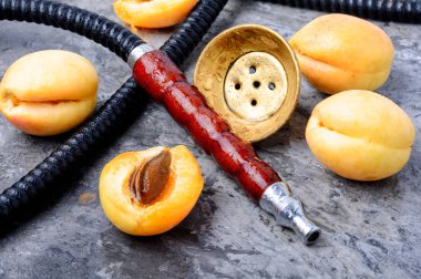 Nargile sigara aroma kayısı ile için. Kayısı shisha