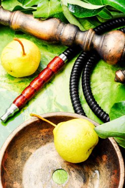 Nargile sigara aroma armut ile için. Armut shisha