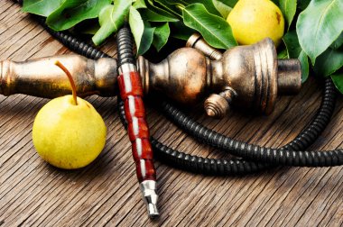 Nargile sigara aroma armut ile için. Armut shisha