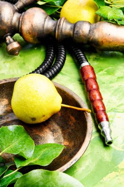 Nargile sigara aroma armut ile için. Armut shisha