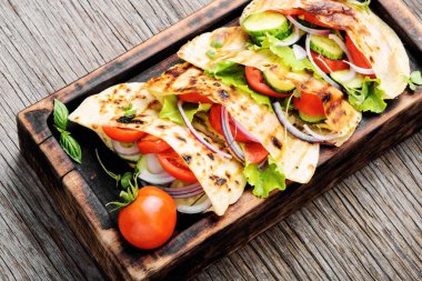 Taze sebze vejetaryen Pita sandviç. Diyet yiyecek. Vegan.