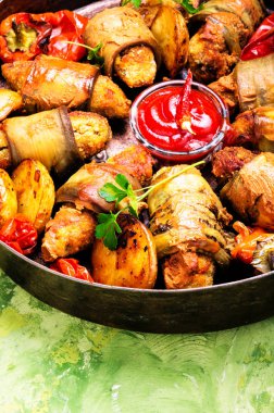 Türk mutfağı, et parmaklarda patlıcan böreği