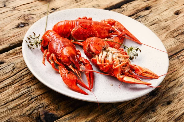 Gekookte Rivierkreeft Tafel Langoesten Houten Oppervlak — Stockfoto