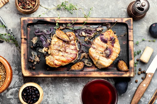 Viande Porc Cuite Four Marinade Avec Oignon Figs Steak Sauce — Photo