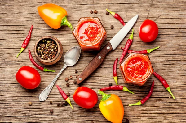 Adjika Abchaziska Och Georgiska Kryddig Kryddor Från Röd Paprika Tomat — Stockfoto