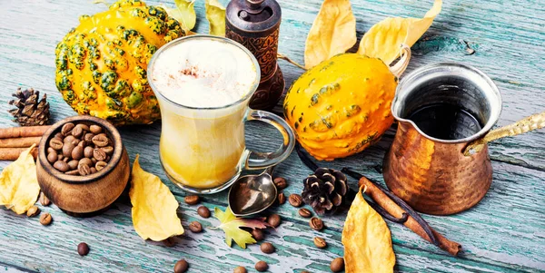 Тыквенный Пряный Кофе Взбитыми Сливками Осенний Кофе — стоковое фото