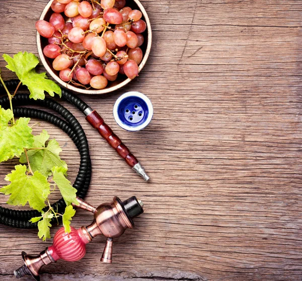 Shisha Hookah Oriental Com Uvas Aroma Para Relaxar Uvas Shisha — Fotografia de Stock