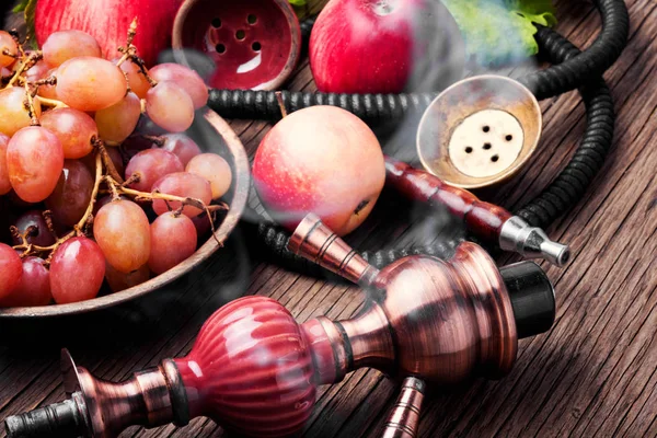 Narguilé Fumeur Turc Avec Goût Mélange Fruits Raisins Pommes Goût — Photo