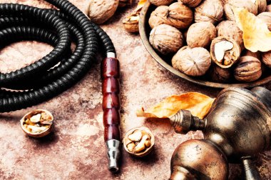 Aroma relax için ceviz ile Farsça shisha nargile. Ceviz shisha