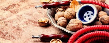 Aroma relax için ceviz ile oryantal shisha nargile. Ceviz shisha