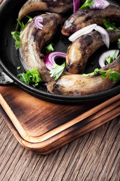 Poisson Mer Frais Dans Une Poêle Frire Sur Table Cuisine — Photo