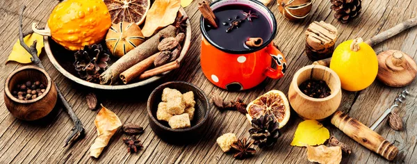 Making Mulled Wine Winter Period Hot Drink Citrus Spices Autumn — Stock Photo, Image