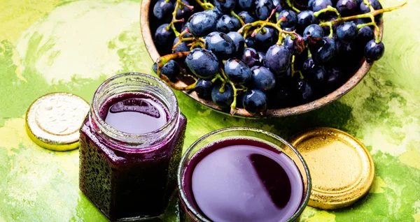Röd Druvjuice Glas Och Grape Frukt Naturligt Frisk Drink — Stockfoto