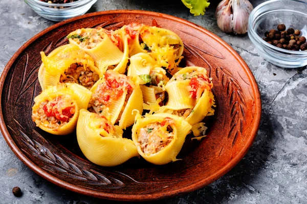 Conchas Pasta Rellenas Estilo Italiano Con Carne Conchas Queso Ricotta —  Fotos de Stock