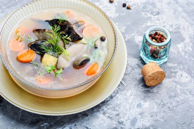 Diyet mantar çorbası