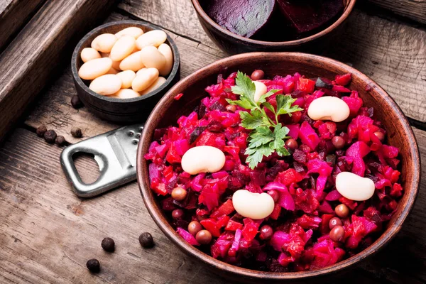 Klasik salata Vinaigrette - haşlanmış sebze salatası